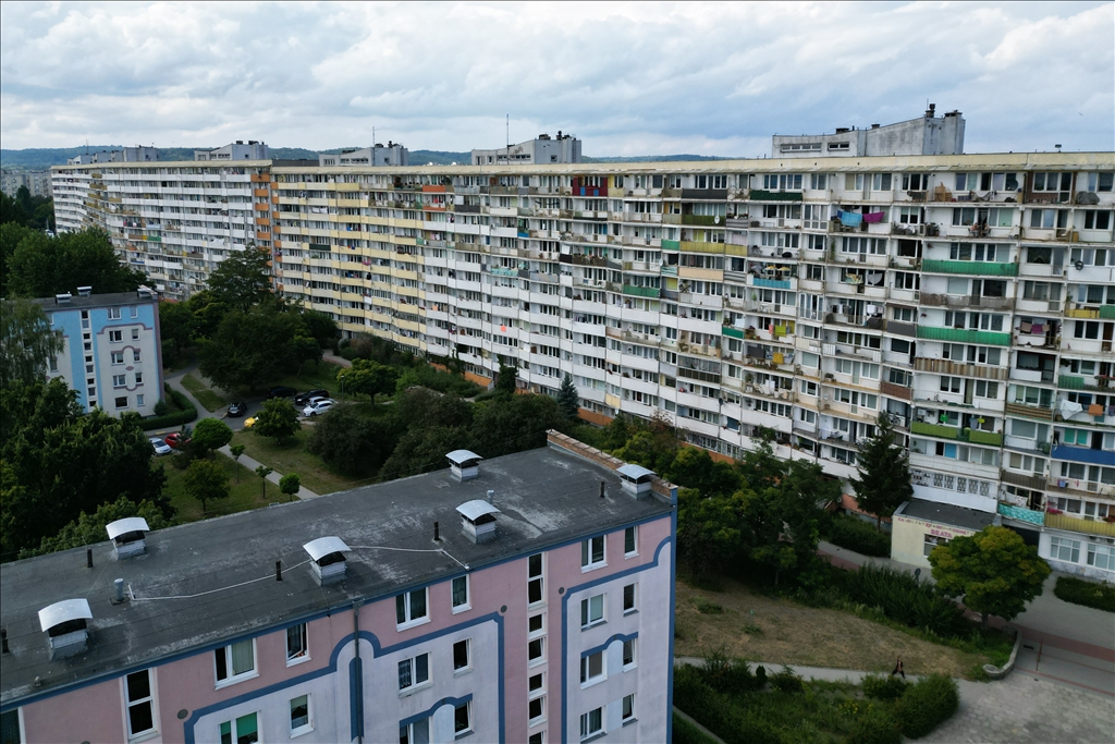 Polonya'nın 800 metre uzunluğundaki en geniş apartman bloğu
