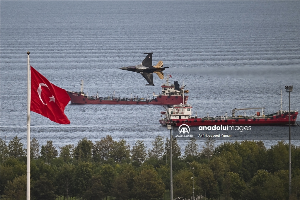 SOLOTÜRK İstanbul semalarında prova uçuşu yaptı