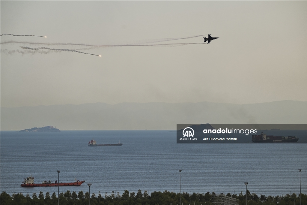 SOLOTÜRK İstanbul semalarında prova uçuşu yaptı