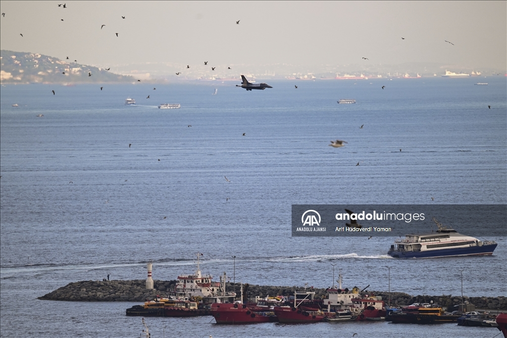 SOLOTÜRK İstanbul semalarında prova uçuşu yaptı