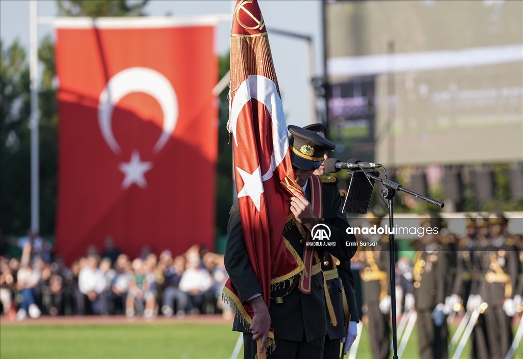 MSÜ Kara Harp Okulu Diploma Alma ve Sancak Devir Teslim Töreni