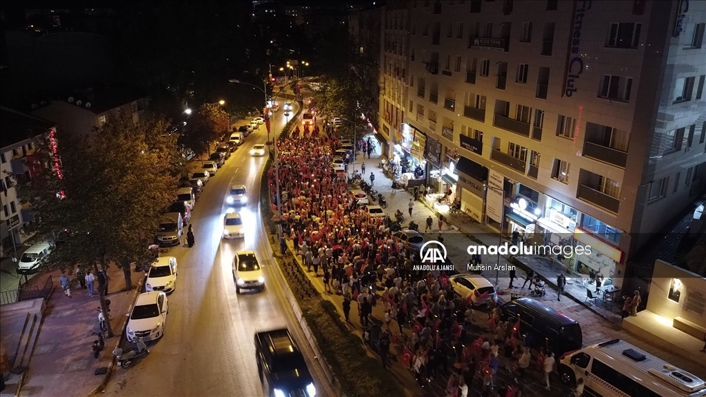 Bilecik'te 30 Ağustos Zafer Bayramı fener alayıyla kutlandı