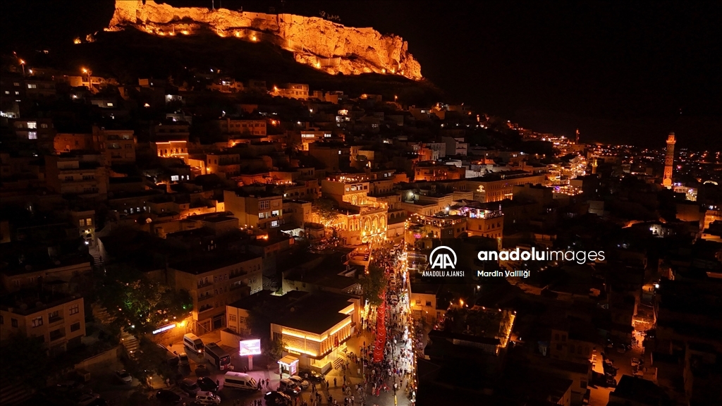 Mardin'de 30 Ağustos Zafer Bayramı dolayısıyla fener alayı düzenlendi