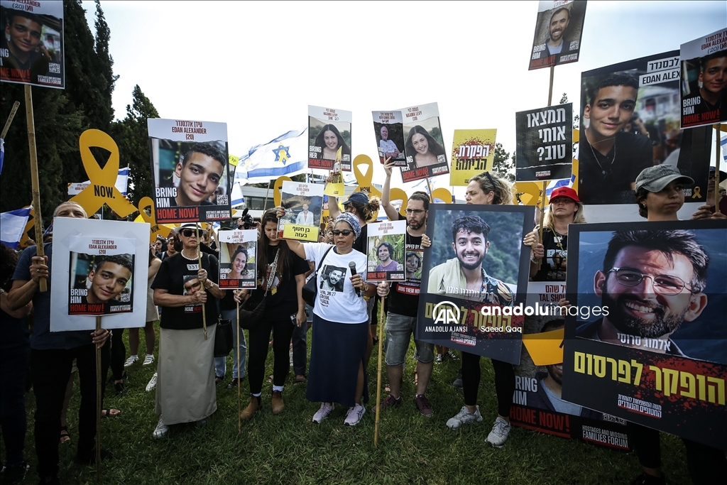 Gazze'de esir takası anlaşması ve erken seçim talebiyle Kudüs'te gösteri düzenlendi