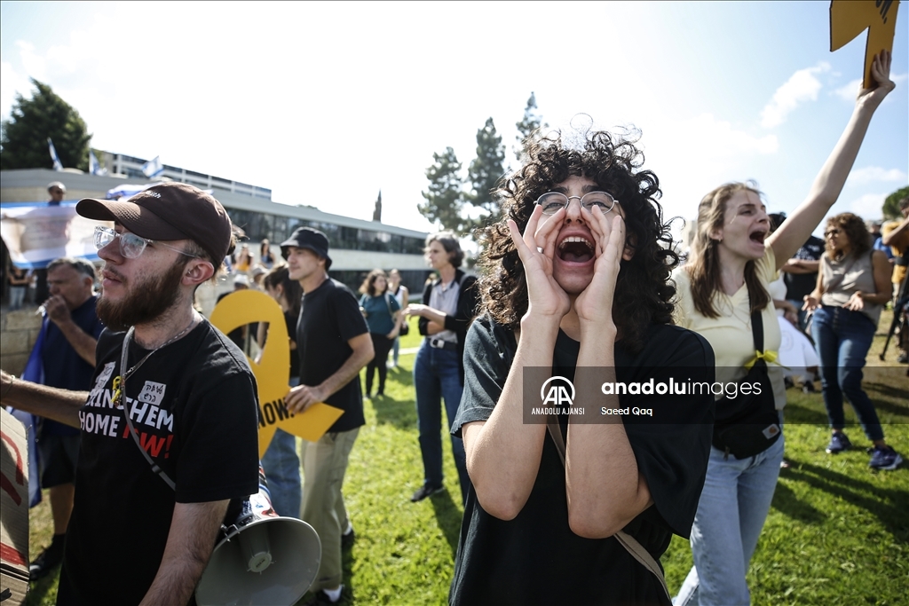 Gazze'de esir takası anlaşması ve erken seçim talebiyle Kudüs'te gösteri düzenlendi