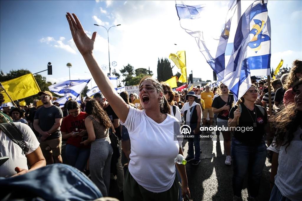 Gazze'de esir takası anlaşması ve erken seçim talebiyle Kudüs'te gösteri düzenlendi