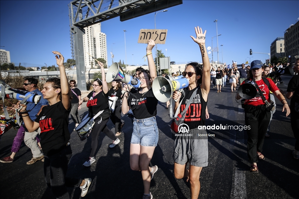 Gazze'de esir takası anlaşması ve erken seçim talebiyle Kudüs'te gösteri düzenlendi