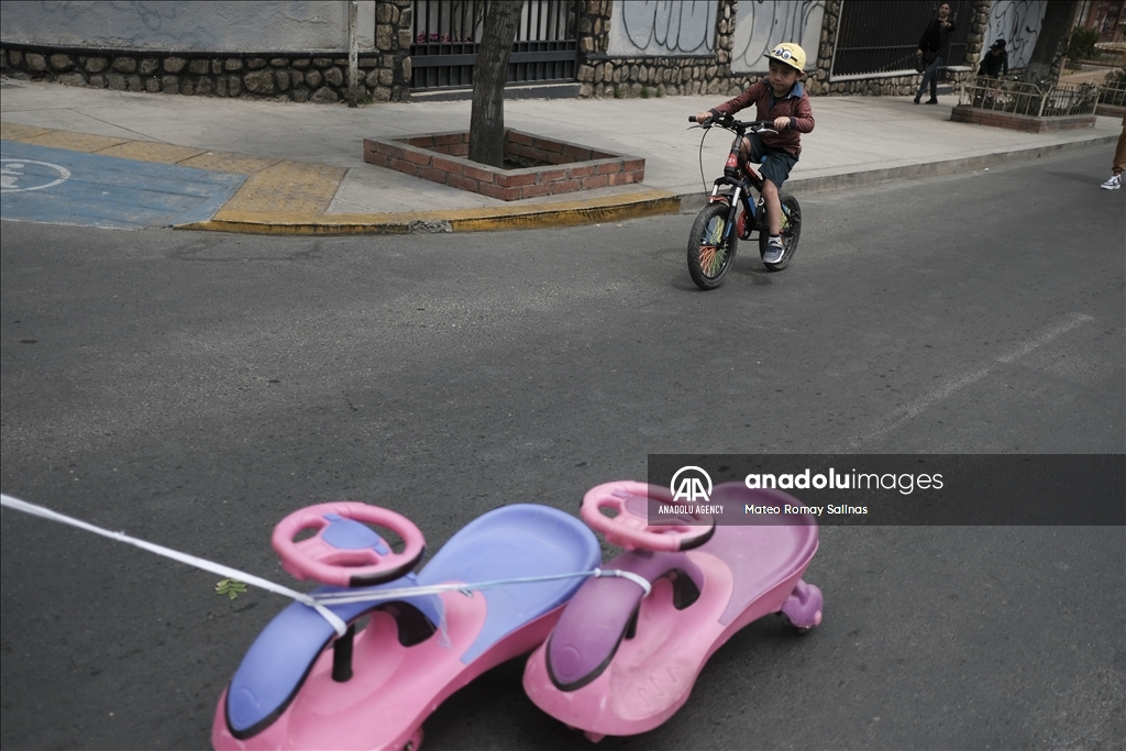 Pedestrian Day in Bolivia