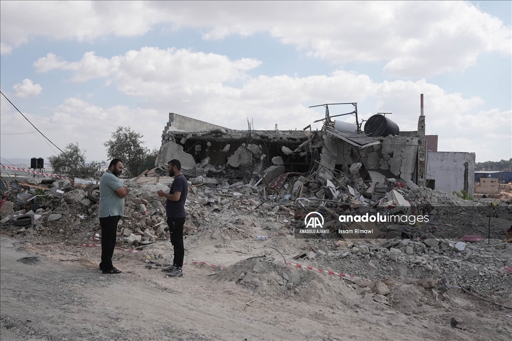 İsrail güçleri işgal ve baskınların 8'inci gününde Cenin'de bir evi yıktı