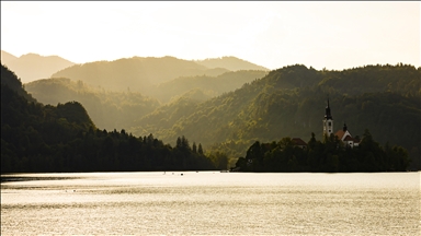 Slovenya'nın doğal güzelliği: Bled Gölü