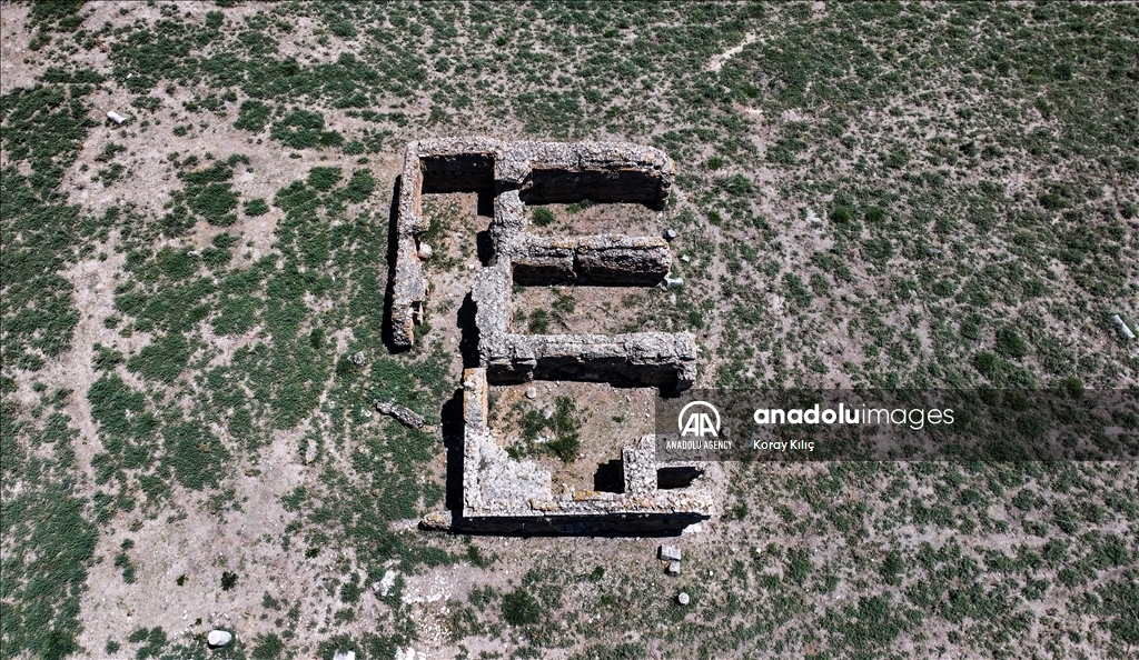 Expansion of the excavation area in the ancient city of Anavarza of Turkiye's Adana