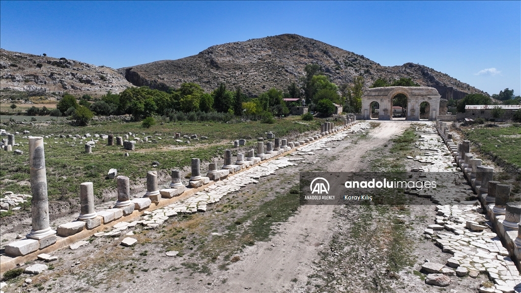 Expansion of the excavation area in the ancient city of Anavarza of Turkiye's Adana