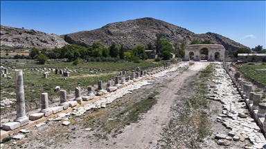 "Yenilmez şehir" Anavarza Antik Kenti'nde kazı alanı genişletiliyor