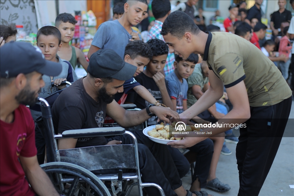 على وقع طبول الحرب.. زفاف فلسطيني في مدرسة تؤوي نازحين بغزة