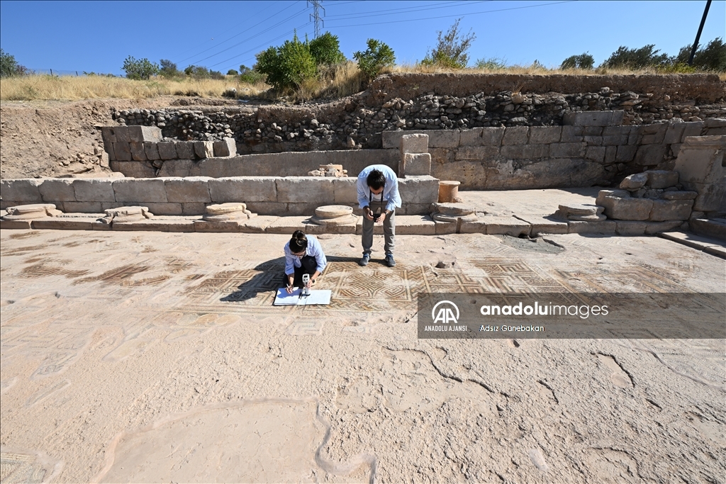 Dülük Antin Kenti'nde yer alan 1600 yıllık mozaikler turizme kazandırılacak