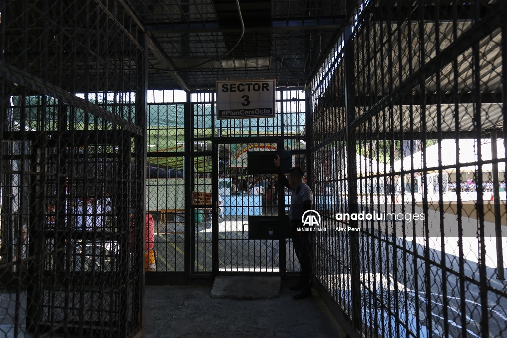 El Salvador'da “La Esperanza” Cezaevi merkezindeki mahkumlar toplumsal çalışma projelerine katılıyor