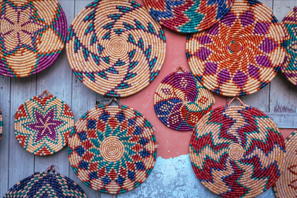 Niyazi Koleoglu turn wheat stalks into art for 65 years in Hatay