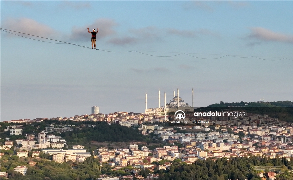 Istanbul: Estonac Jaan Roose hodajući po žici prešao s azijskog na evropski kontinent 