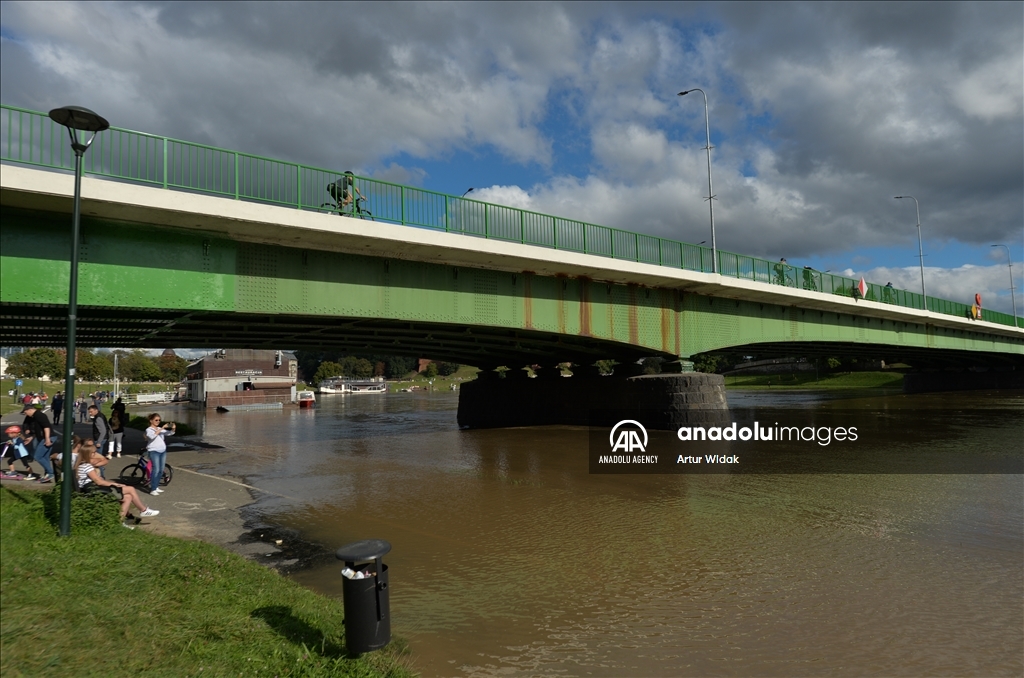 Heavy rain triggers floods, overflowing Vistula River in Southern Poland