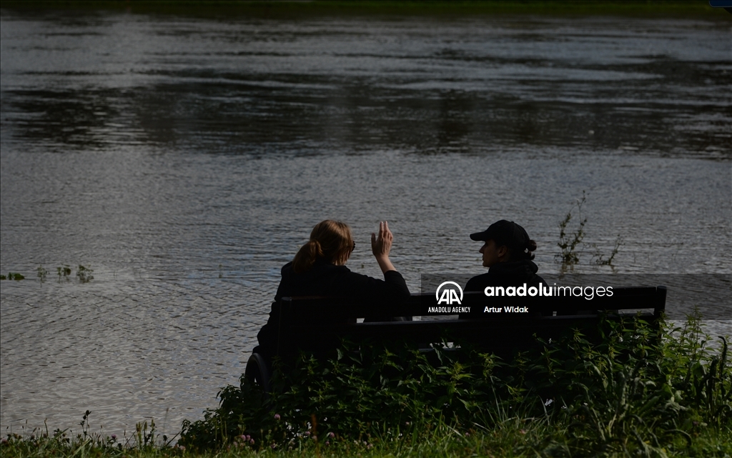 Heavy rain triggers floods, overflowing Vistula River in Southern Poland