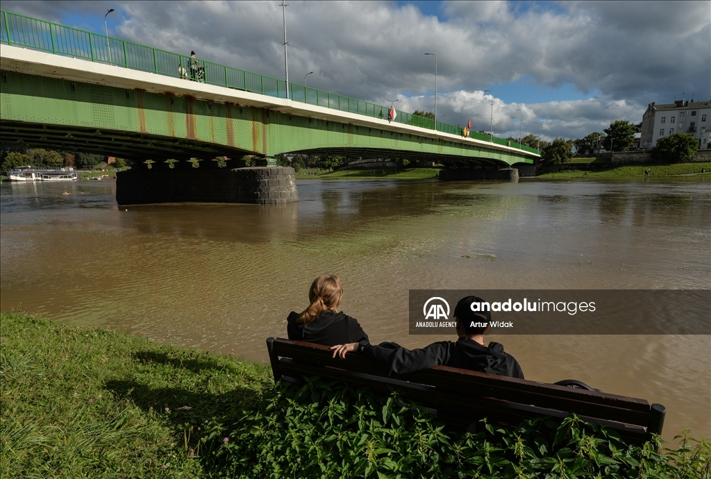 Heavy rain triggers floods, overflowing Vistula River in Southern Poland