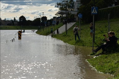 Heavy rain triggers floods, overflowing Vistula River in Southern Poland