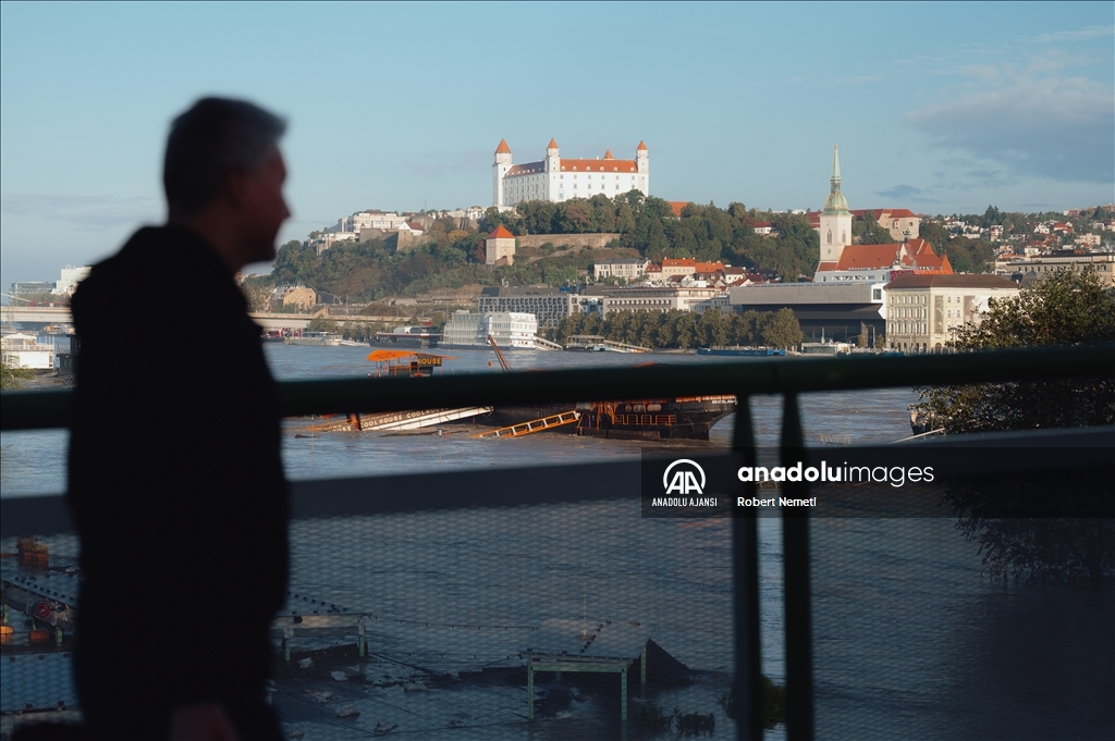 Slovakya'da Tuna Nehri şiddetli yağışlar nedeniyle taştı  