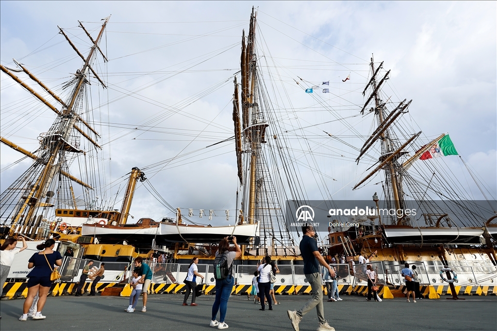 Парусник ВМС Италии Amerigo Vespucci причалил в порту Манилы