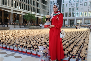 تخليدا لذكرى أطفال غزة.. عرض آلاف من دمى الدببة في قطر