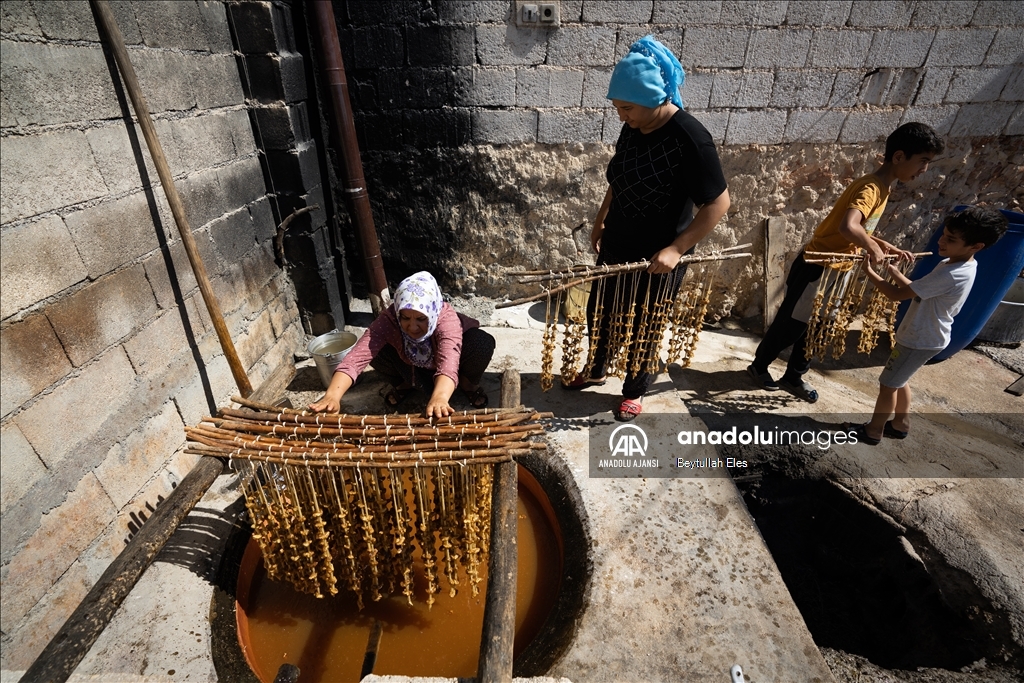 Gaziantep'te cevizli sucuk mesaisi başladı