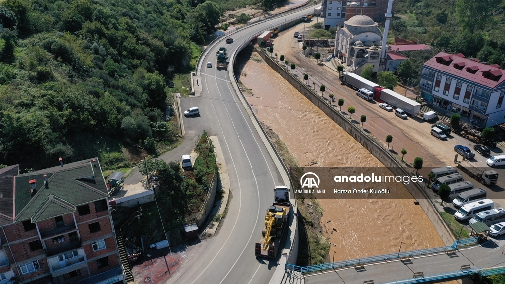 Trabzon'un Arsin ilçesinde sağanak etkili oldu