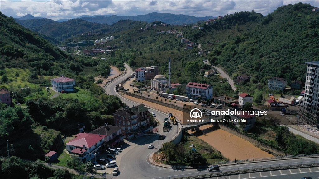 Trabzon'un Arsin ilçesinde sağanak etkili oldu