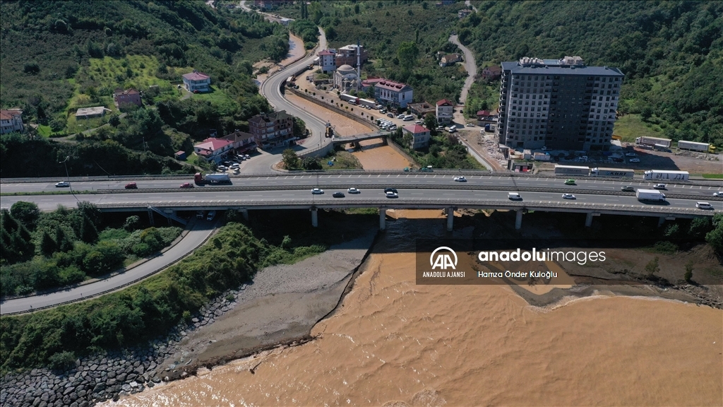 Trabzon'un Arsin ilçesinde sağanak etkili oldu
