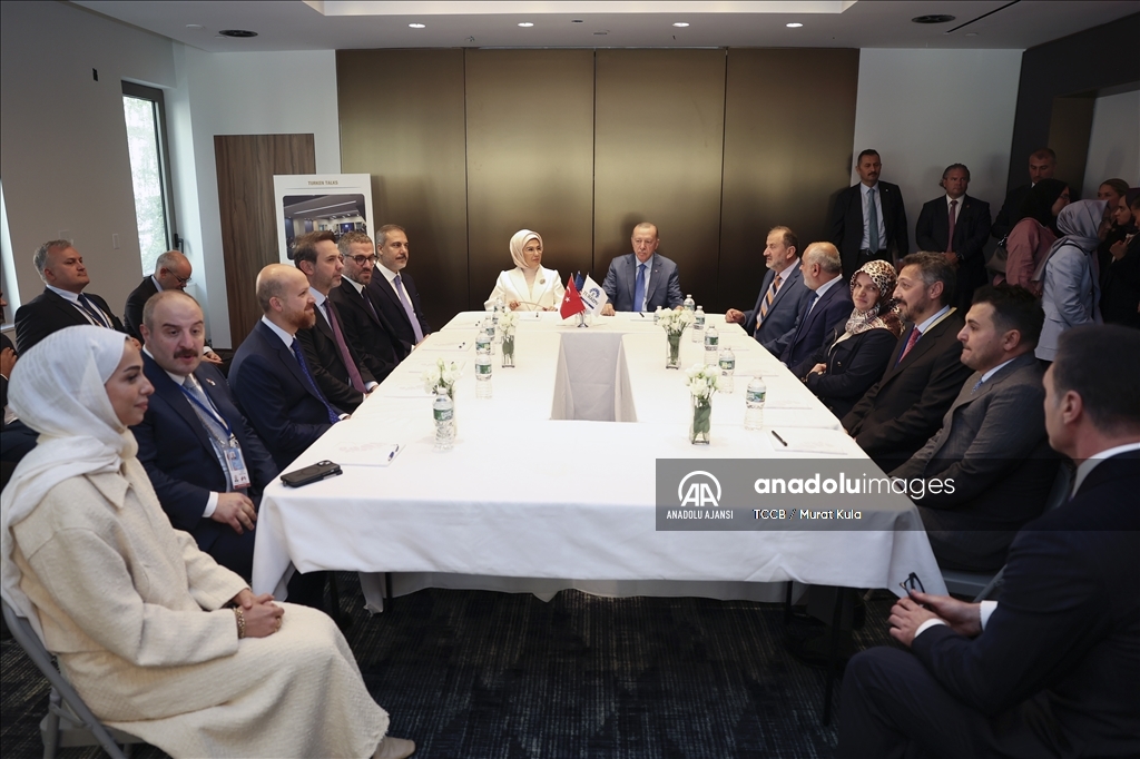 Cumhurbaşkanı Erdoğan, ABD'de TURKEN Foundation'ı ziyaret etti