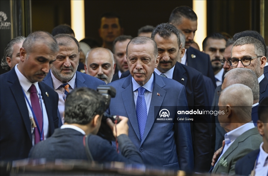Cumhurbaşkanı Erdoğan, ABD'de TURKEN Foundation'ı ziyaret etti 