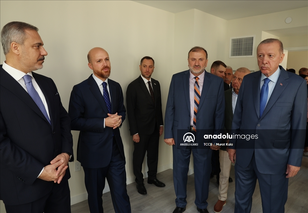 Cumhurbaşkanı Erdoğan, ABD'de TURKEN Foundation'ı ziyaret etti