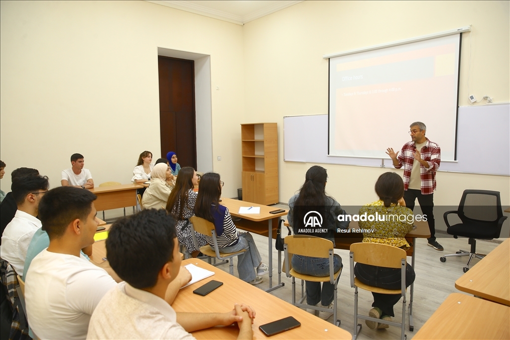 В Турецко-Азербайджанском университете прошли первые занятия