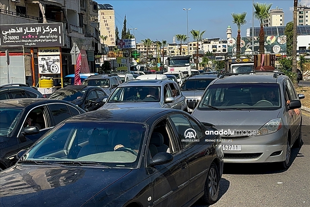 İsrail saldırıları nedeniyle Lübnan'ın güneyindeki halk bölgeden kaçıyor