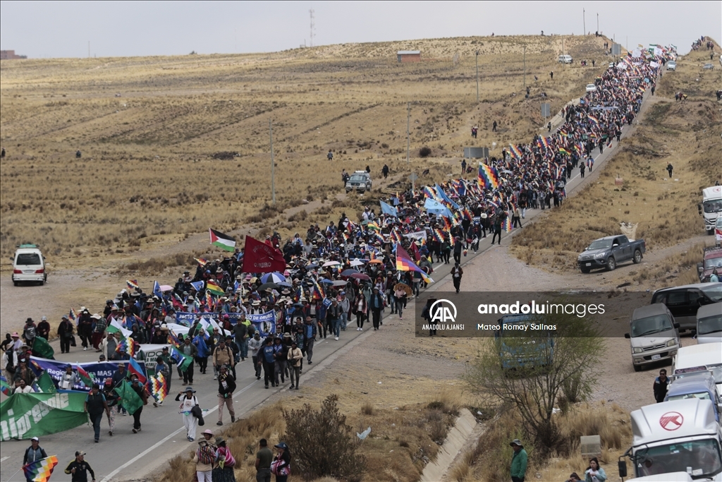 Bolivya'da Evo Morales ve destekçilerinin barış yürüyüşü altıncı gününde devam ediyor