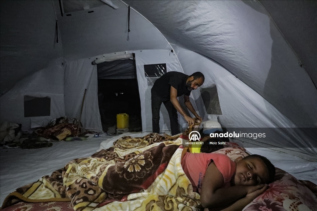 Мужество и любовь: палестинец, потерявший жену, стал и отцом и матерю для детей