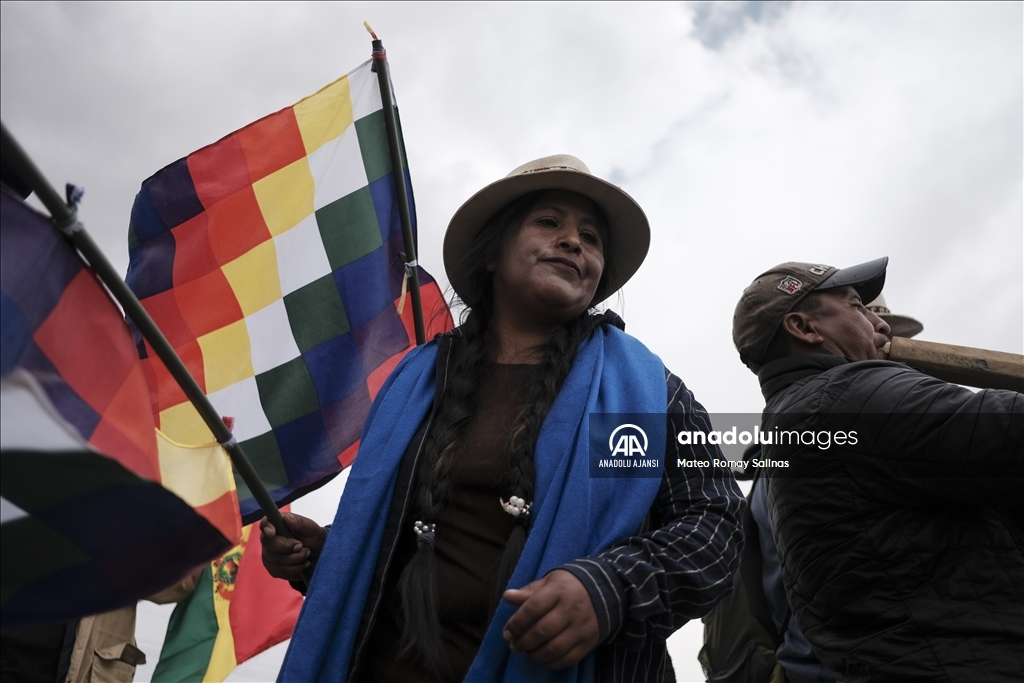 Bolivya'da Evo Morales ve destekçilerinin barış yürüyüşü altıncı gününde devam ediyor