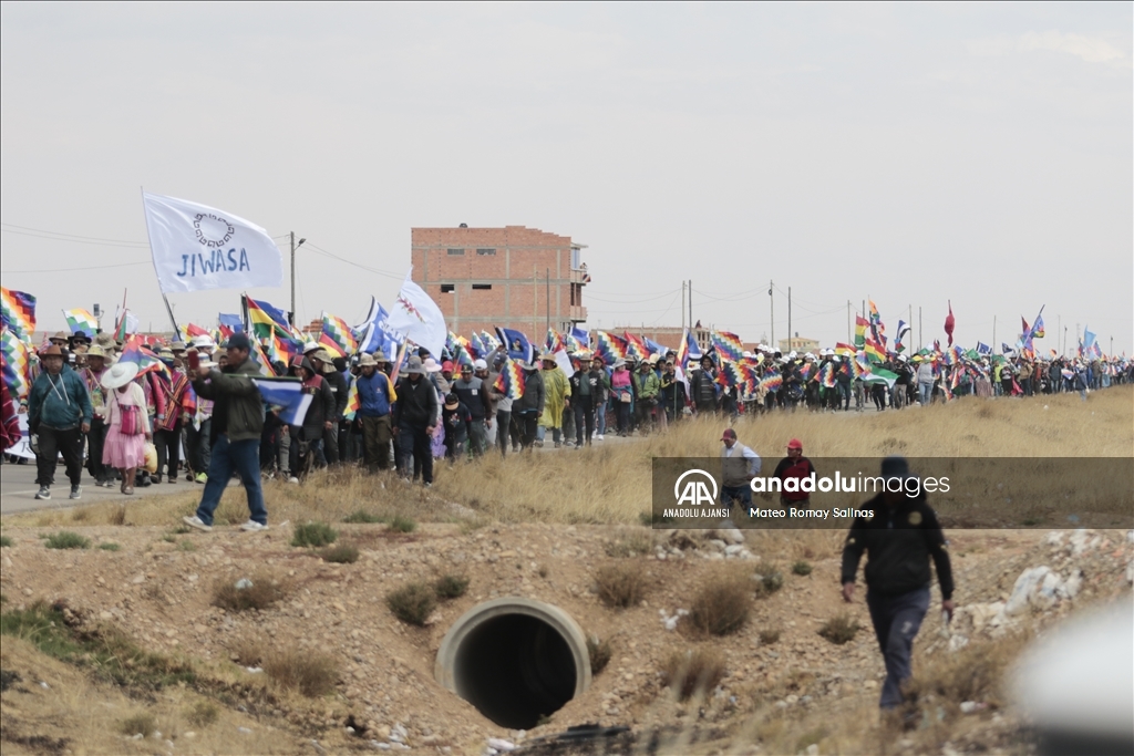 Bolivya'da Evo Morales ve destekçilerinin barış yürüyüşü altıncı gününde devam ediyor