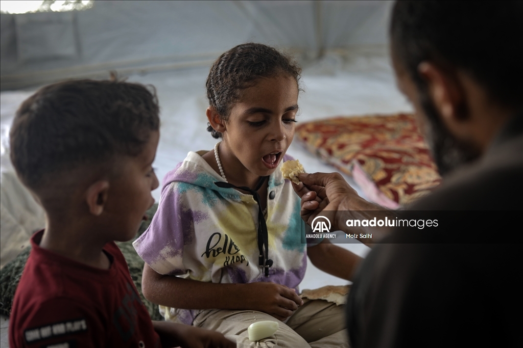 Мужество и любовь: палестинец, потерявший жену, стал и отцом и матерю для детей