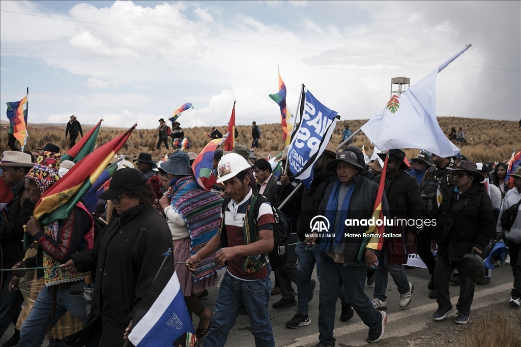 Bolivya'da Evo Morales ve destekçilerinin barış yürüyüşü altıncı gününde devam ediyor