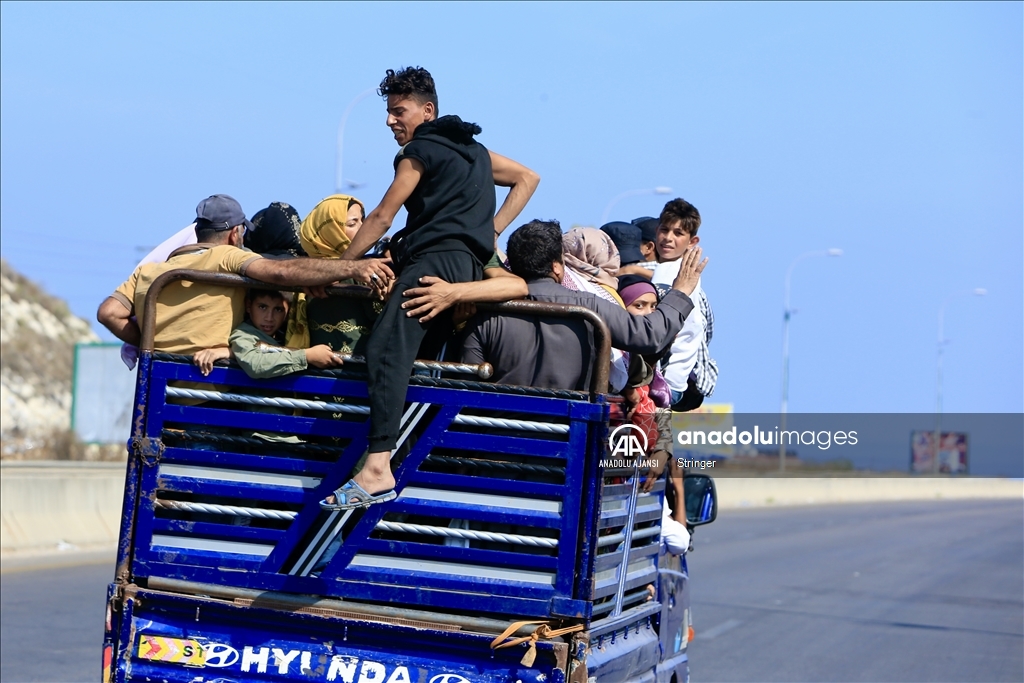 İsrail'in saldırılarına maruz kalan Lübnan'ın güneyinden göç dalgası devam ediyor