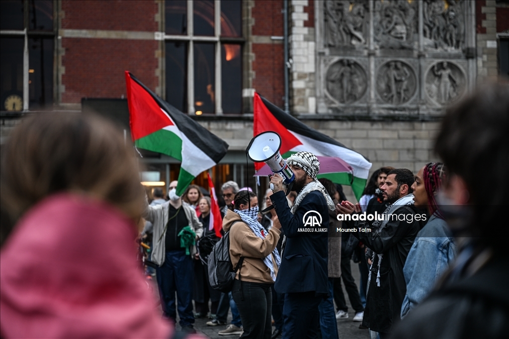 İsrail'in Gazze ve Lübnan'a yönelik saldırıları Amsterdam'da protesto edildi