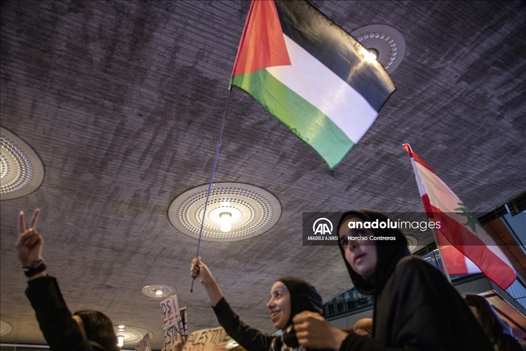 İsrail'in Gazze ve Lübnan'a yönelik saldırıları Stokholm'da protesto edildi