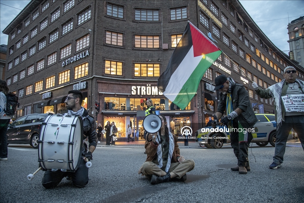 İsrail'in Gazze ve Lübnan'a yönelik saldırıları Stokholm'da protesto edildi