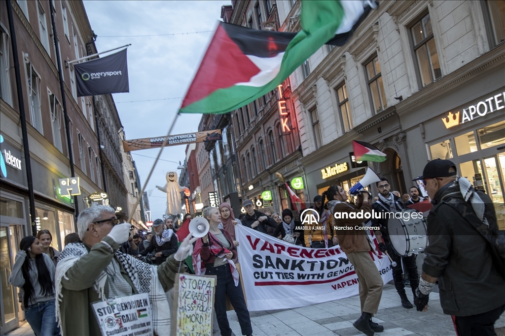 İsrail'in Gazze ve Lübnan'a yönelik saldırıları Stokholm'da protesto edildi