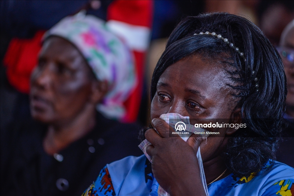 Kenya'da okulda çıkan yangında hayatını kaybeden öğrenciler için cenaze töreni düzenlendi